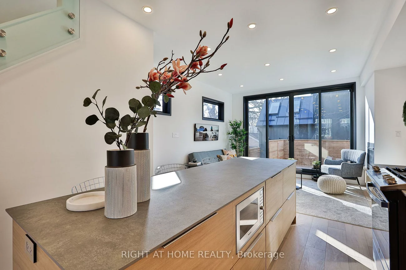 11, Merrill, Woodbine Corridor, Toronto