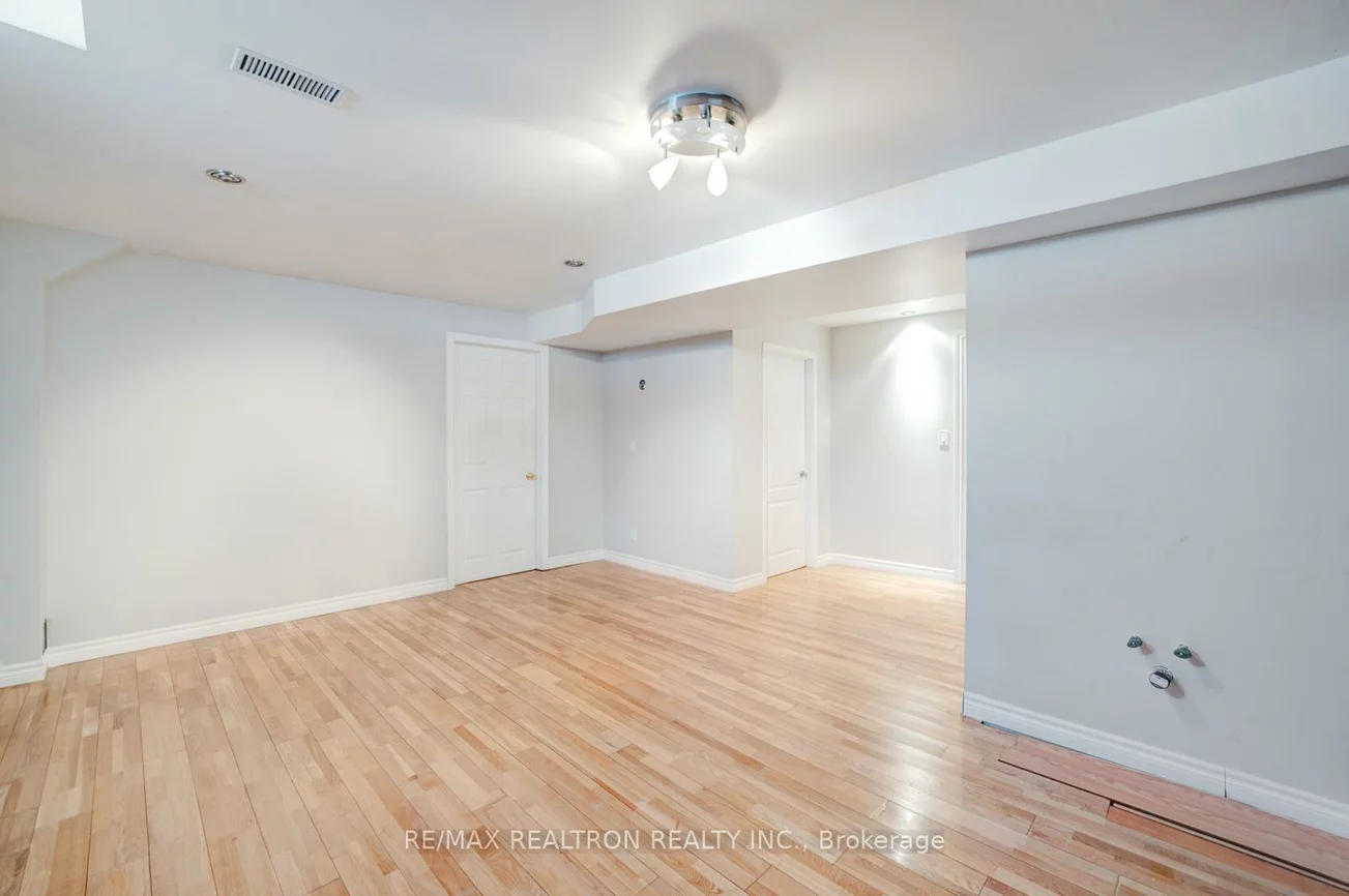 22, Samuel Teitel, Rouge E11, Toronto