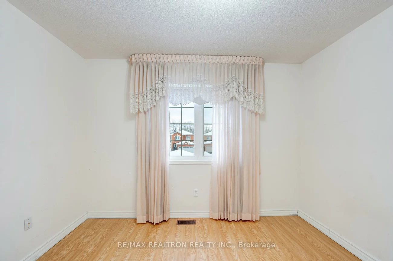 22, Samuel Teitel, Rouge E11, Toronto