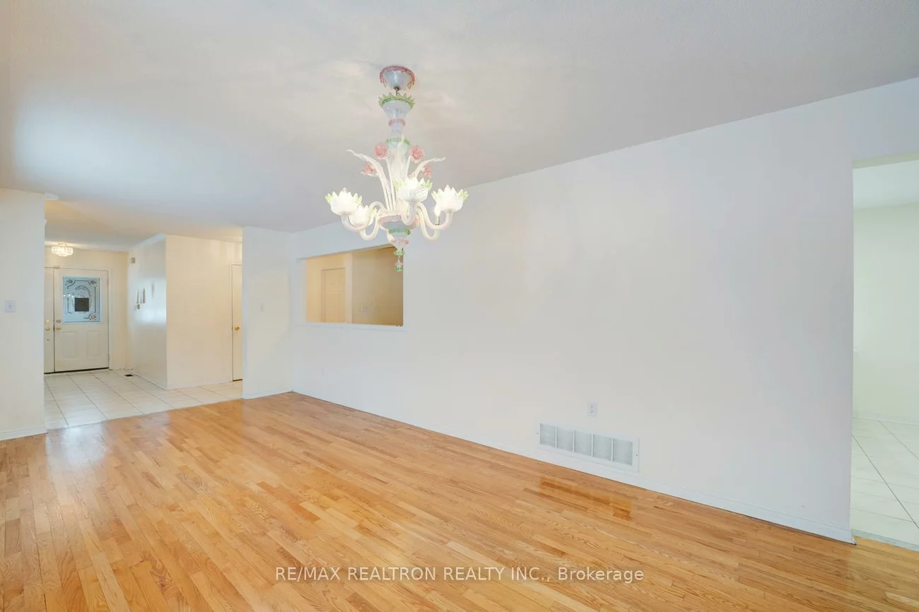 22, Samuel Teitel, Rouge E11, Toronto