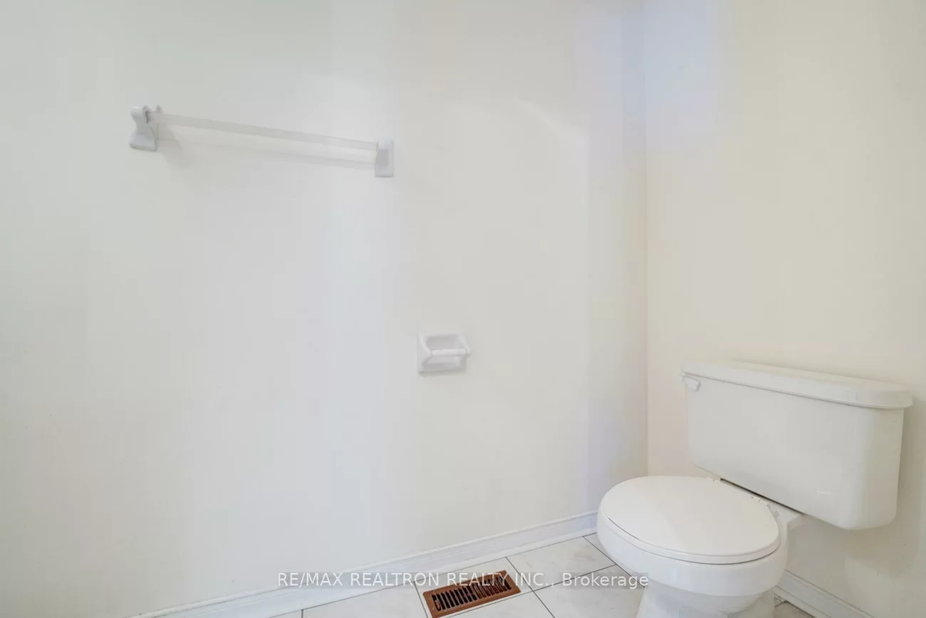 22, Samuel Teitel, Rouge E11, Toronto