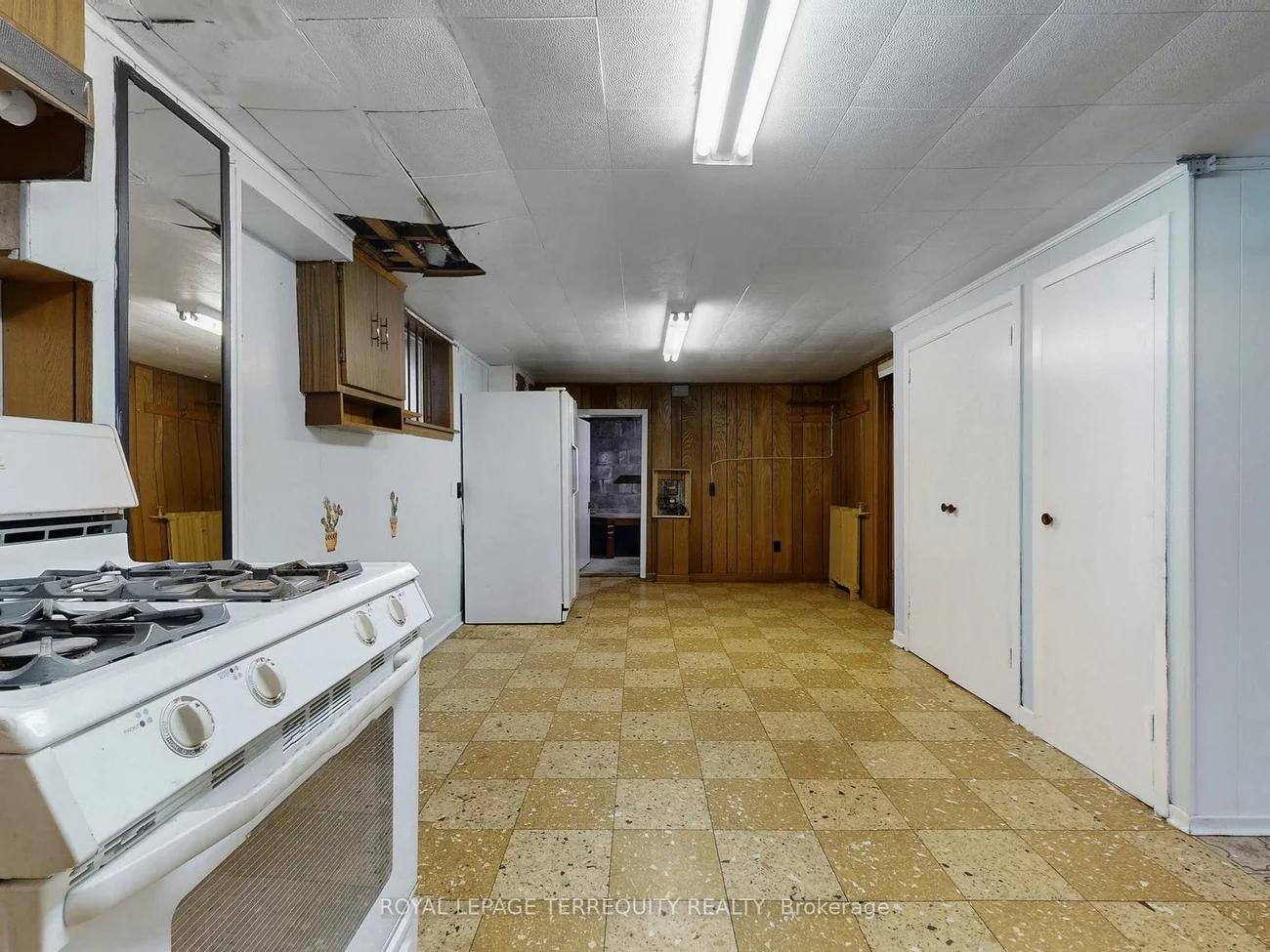 371, Strathmore, Danforth, Toronto