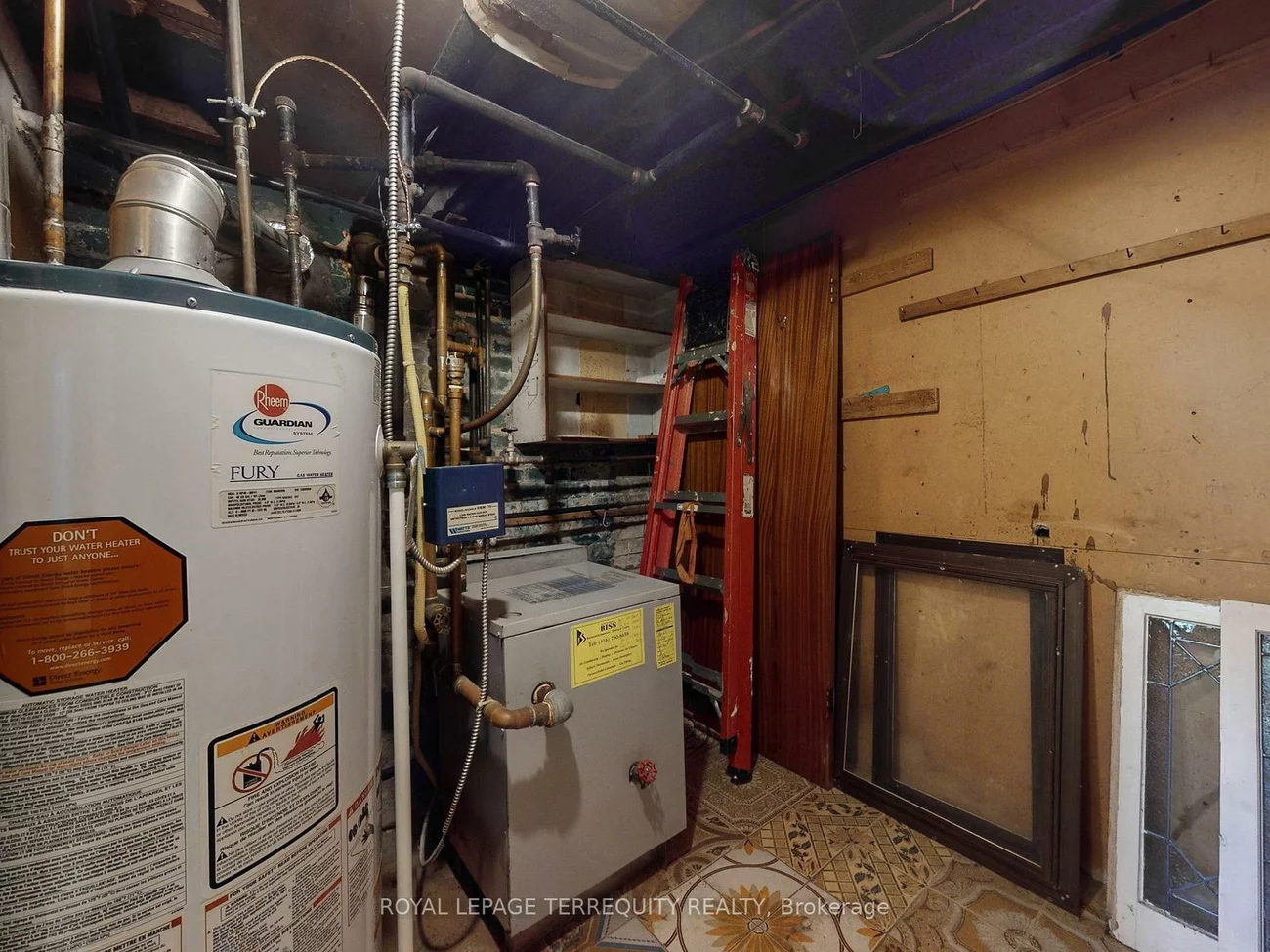 371, Strathmore, Danforth, Toronto