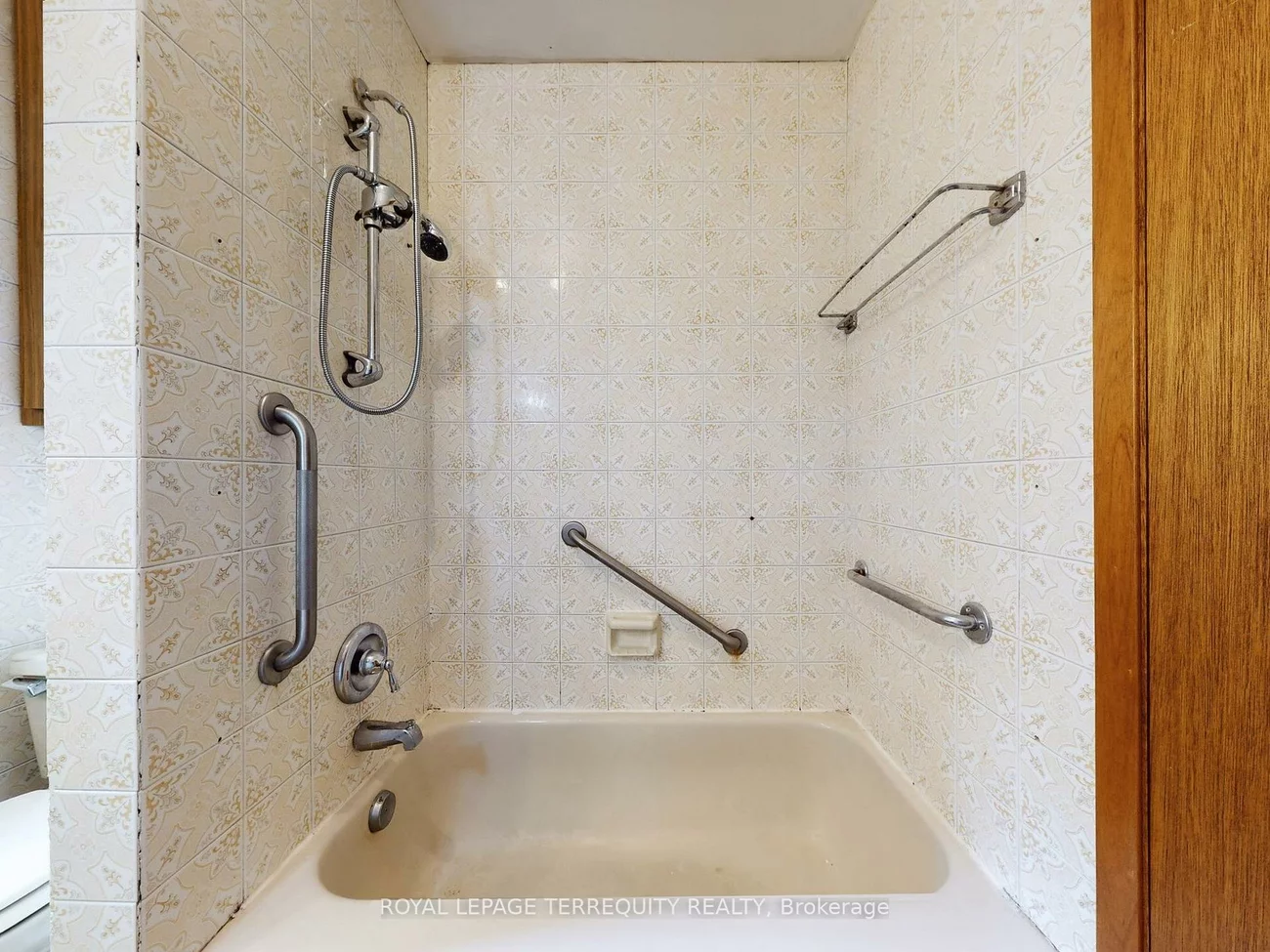 371, Strathmore, Danforth, Toronto