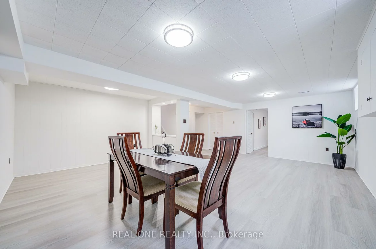 22, Kenmanor, L'Amoreaux, Toronto