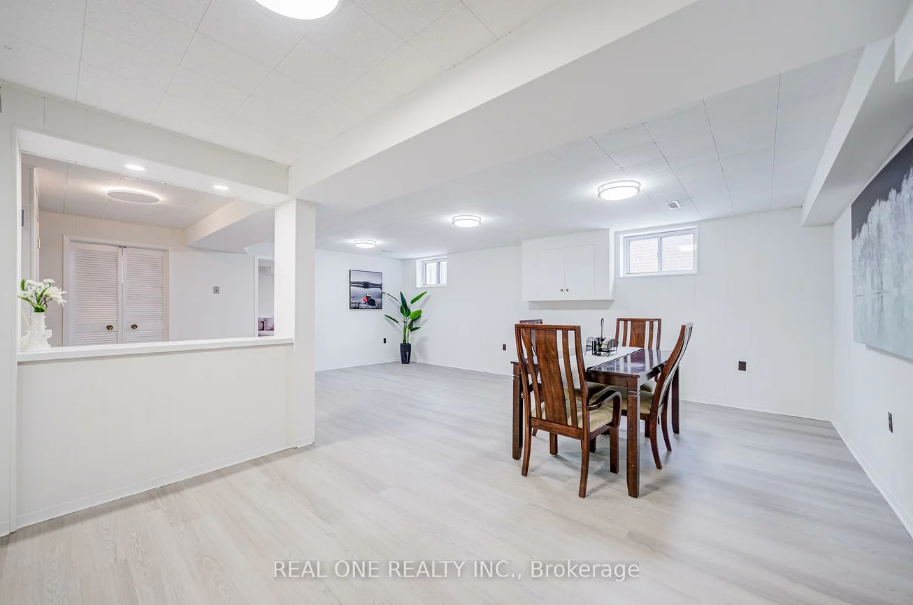 22, Kenmanor, L'Amoreaux, Toronto