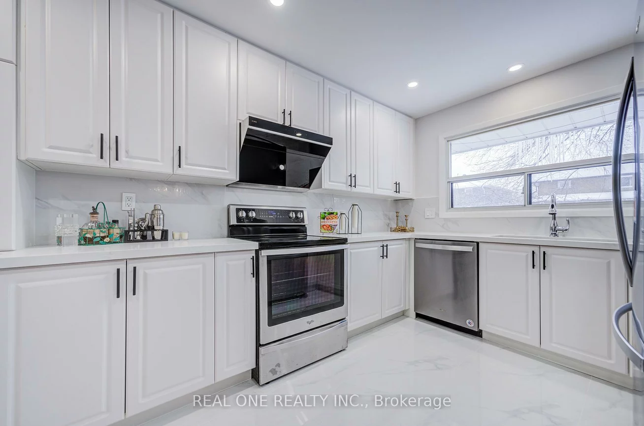 22, Kenmanor, L'Amoreaux, Toronto