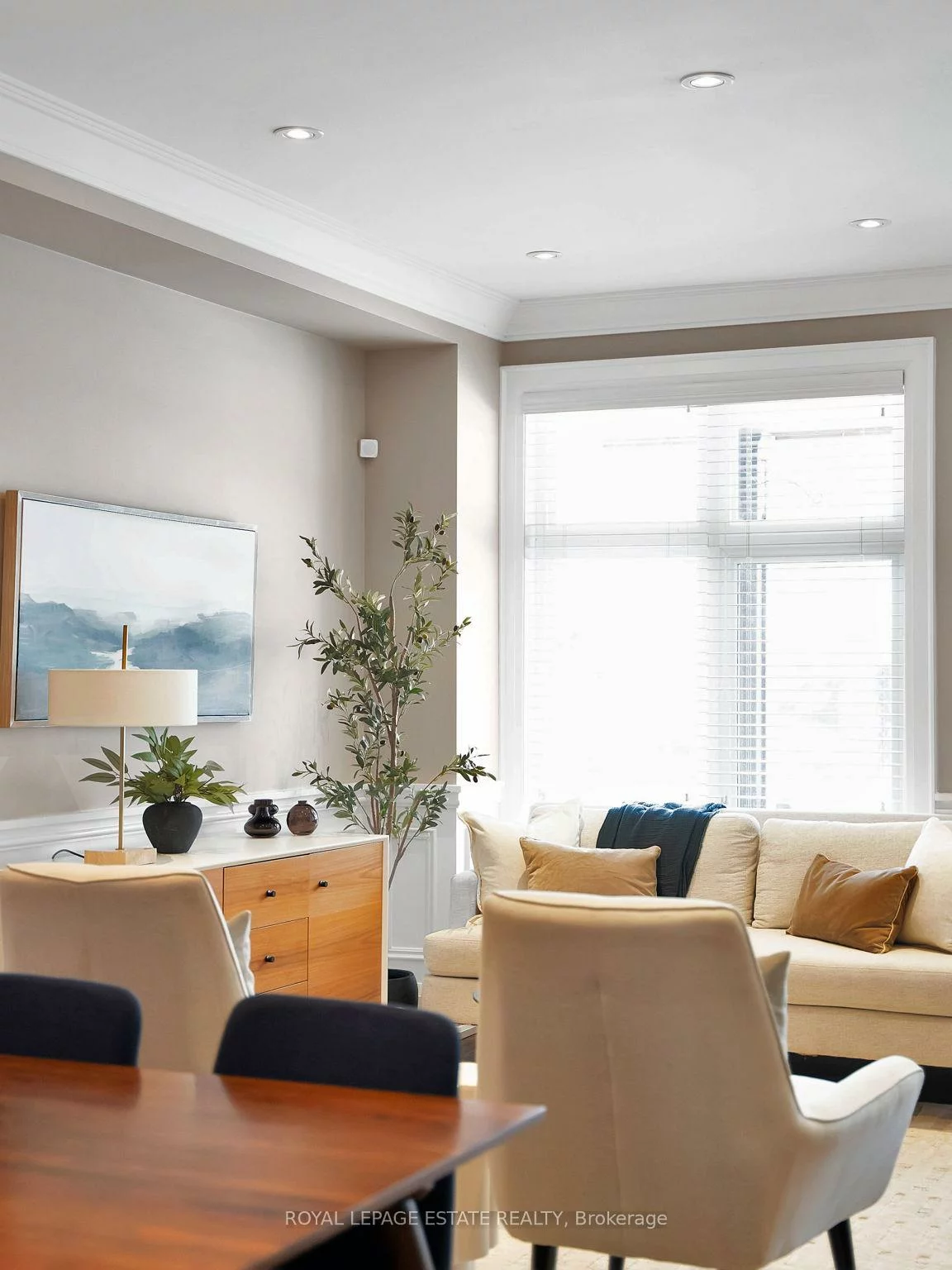 19, Red Deer, Birchcliffe-Cliffside, Toronto