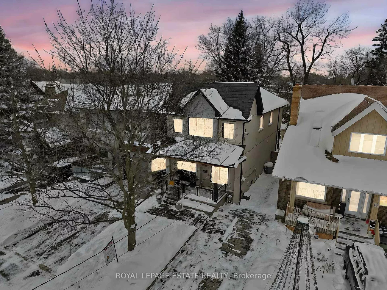 19, Red Deer, Birchcliffe-Cliffside, Toronto