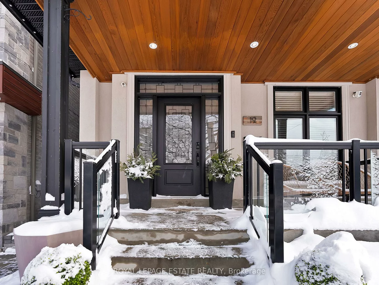 19, Red Deer, Birchcliffe-Cliffside, Toronto