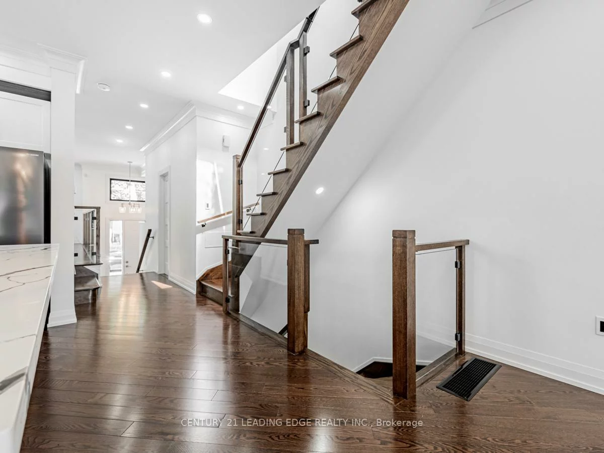 48B, Maybourne, Clairlea-Birchmount, Toronto