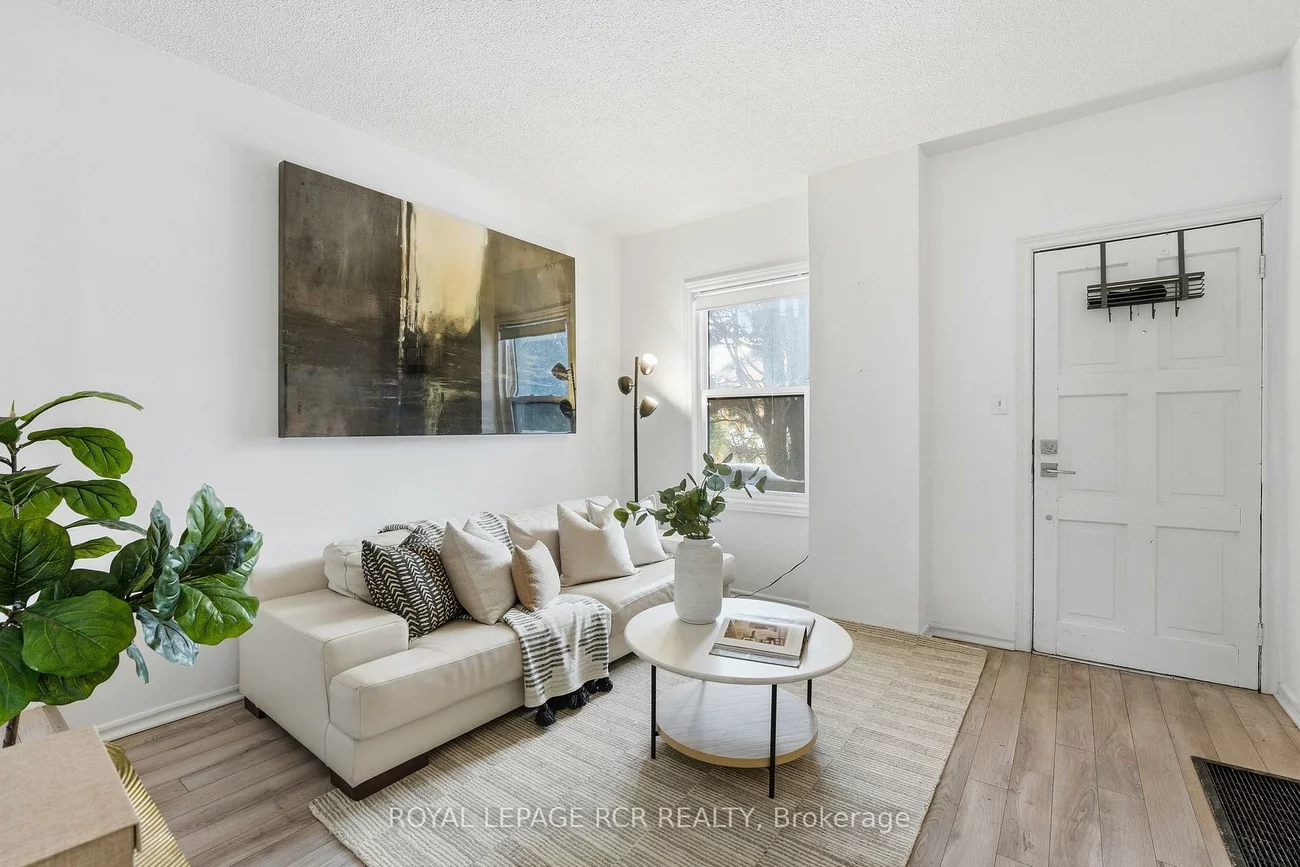 257, Rhodes, Greenwood-Coxwell, Toronto