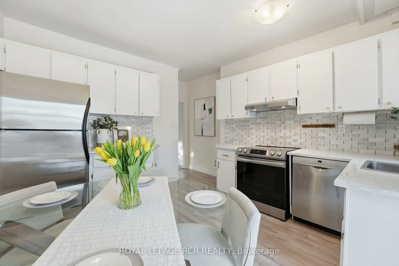 257, Rhodes, Greenwood-Coxwell, Toronto