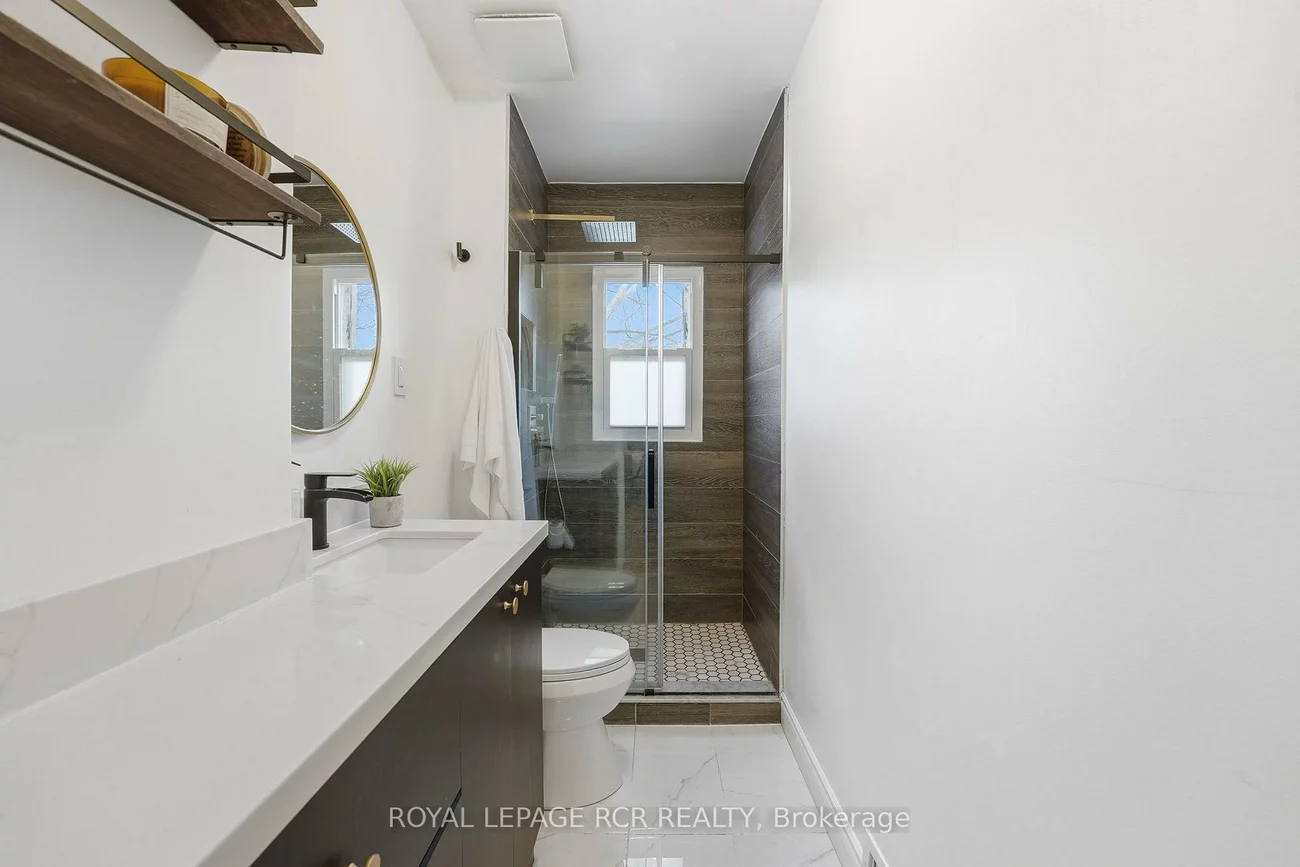 257, Rhodes, Greenwood-Coxwell, Toronto