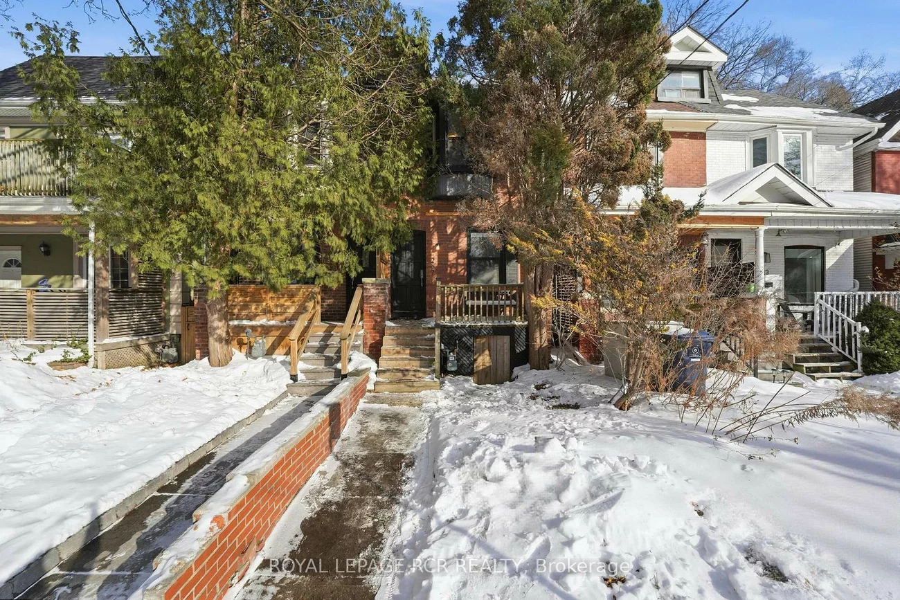 257, Rhodes, Greenwood-Coxwell, Toronto