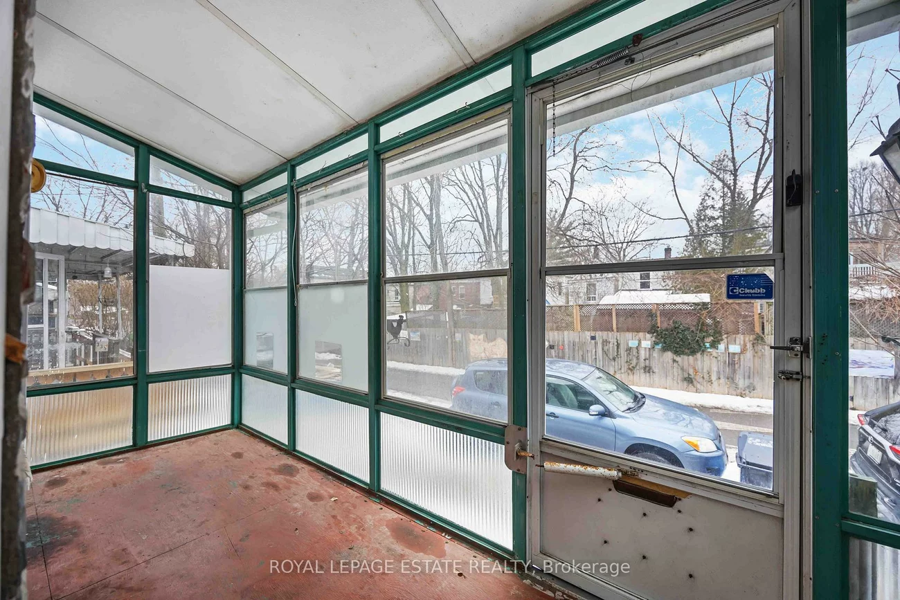 337, Craven, Greenwood-Coxwell, Toronto