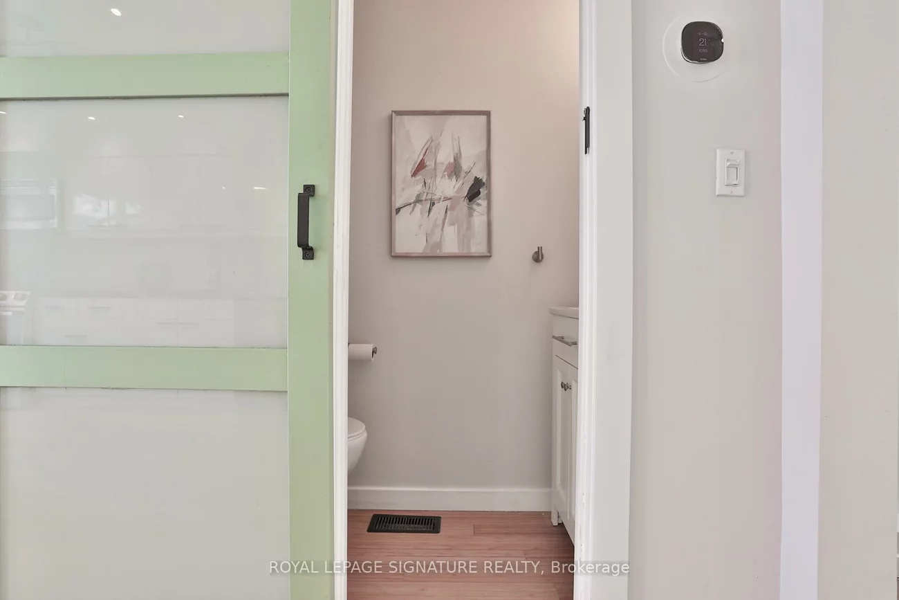 37, Rhodes, Greenwood-Coxwell, Toronto