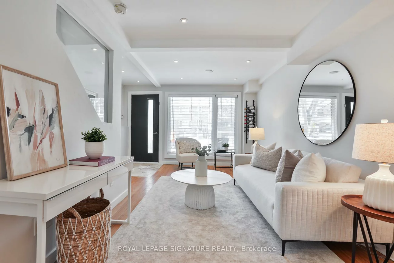 37, Rhodes, Greenwood-Coxwell, Toronto