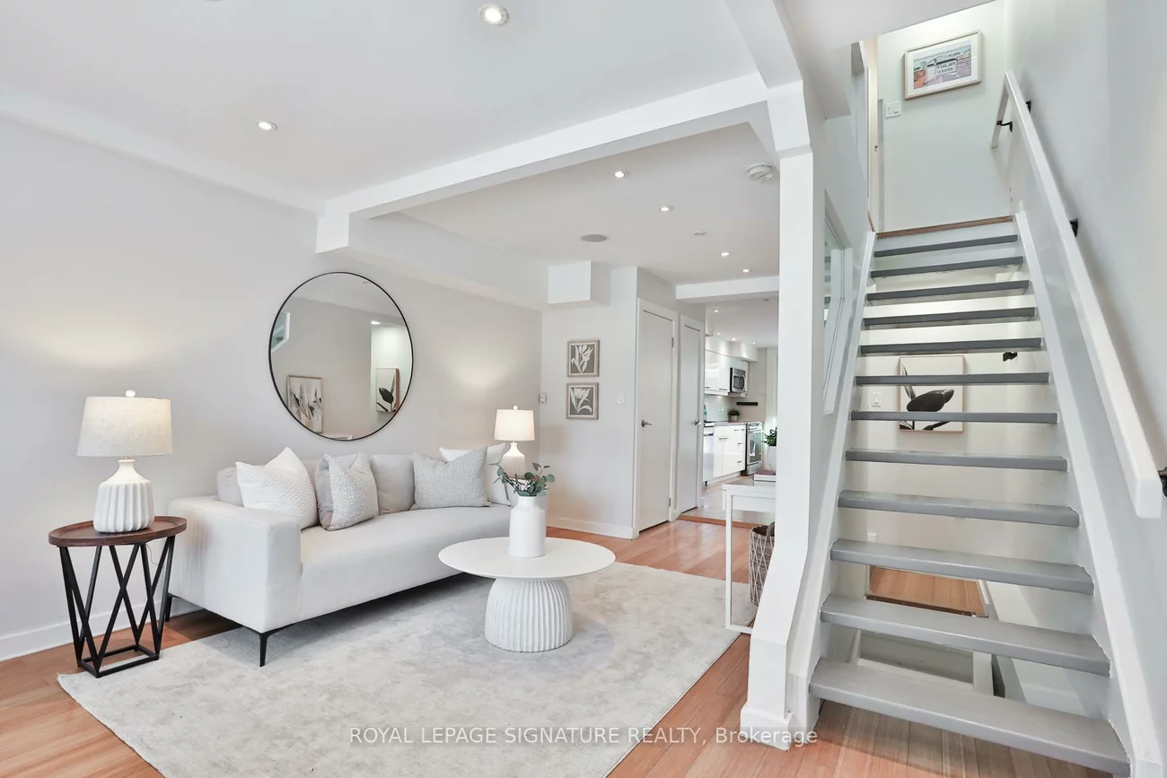 37, Rhodes, Greenwood-Coxwell, Toronto