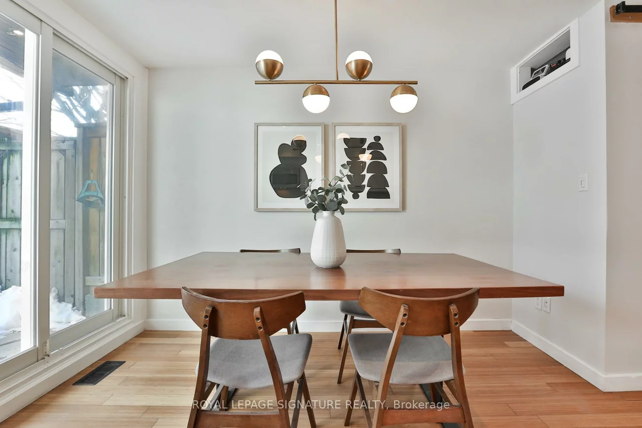 37, Rhodes, Greenwood-Coxwell, Toronto