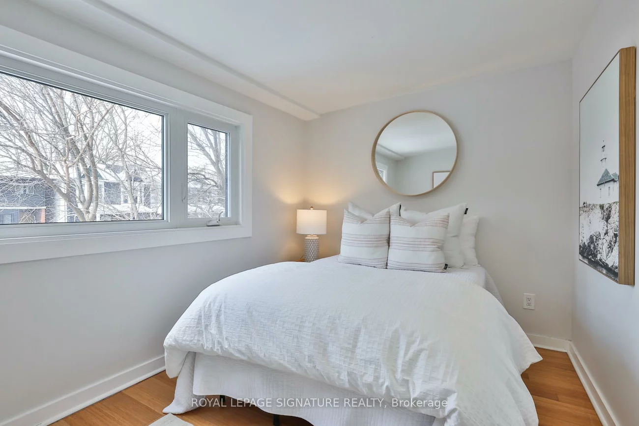 37, Rhodes, Greenwood-Coxwell, Toronto