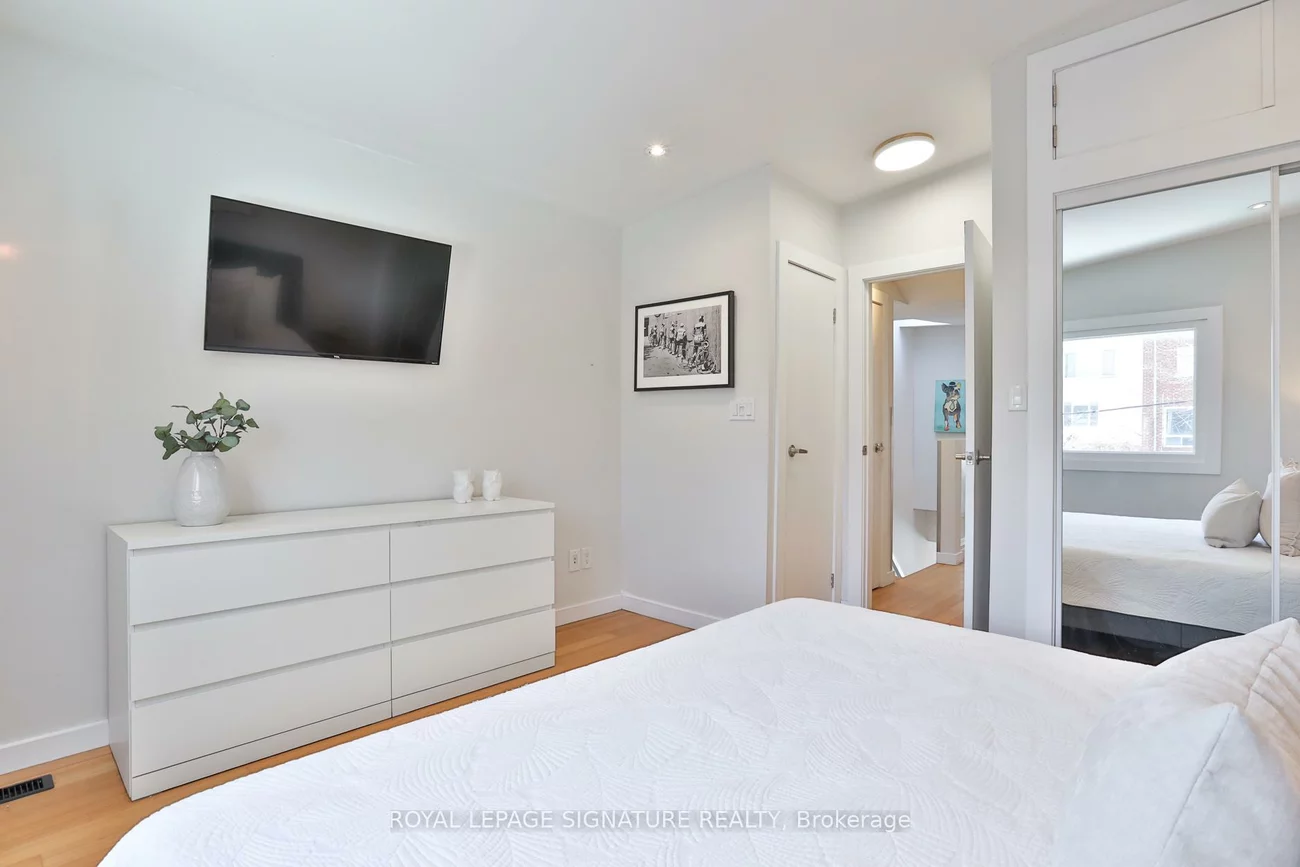 37, Rhodes, Greenwood-Coxwell, Toronto