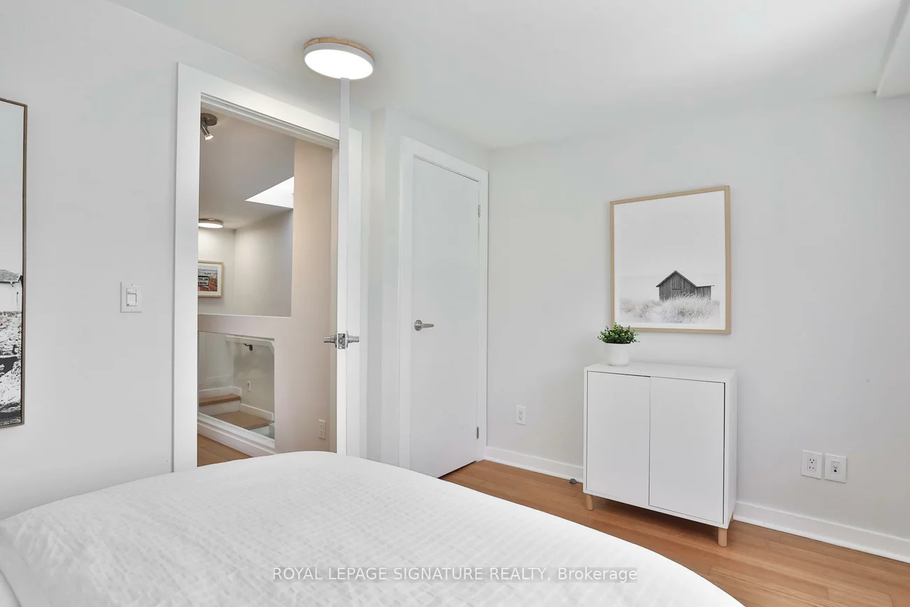 37, Rhodes, Greenwood-Coxwell, Toronto