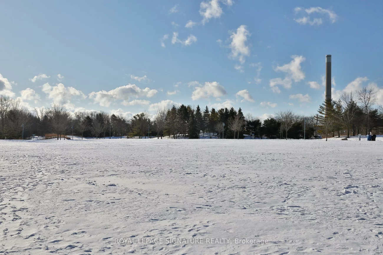 37, Rhodes, Greenwood-Coxwell, Toronto