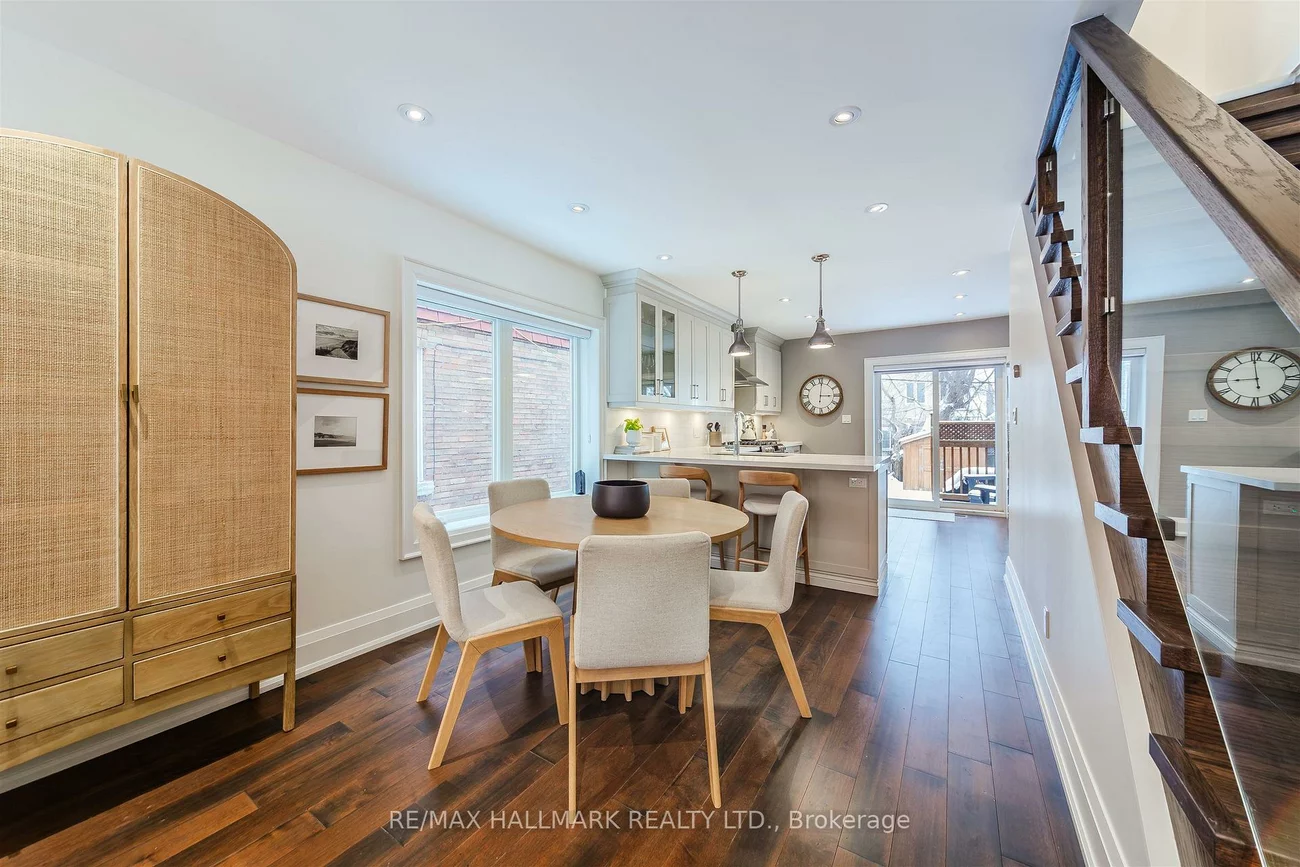 97, Queensdale, Danforth Village-East York, Toronto