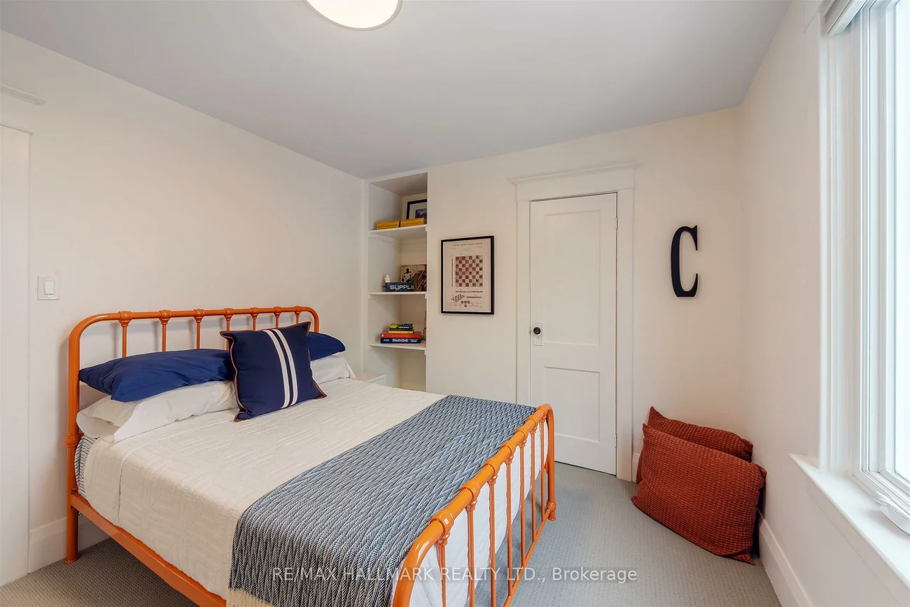 97, Queensdale, Danforth Village-East York, Toronto