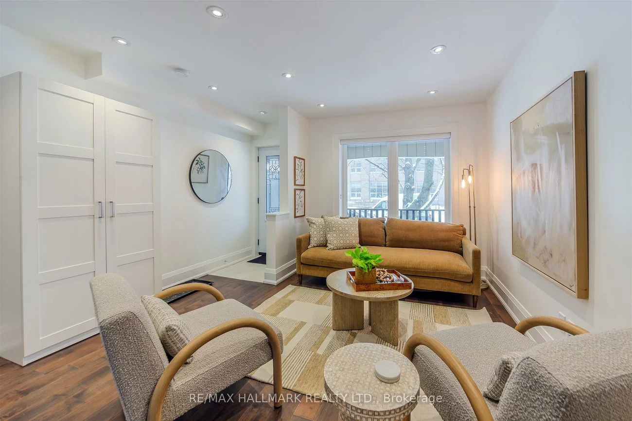 97, Queensdale, Danforth Village-East York, Toronto