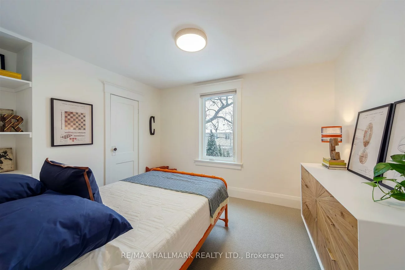 97, Queensdale, Danforth Village-East York, Toronto