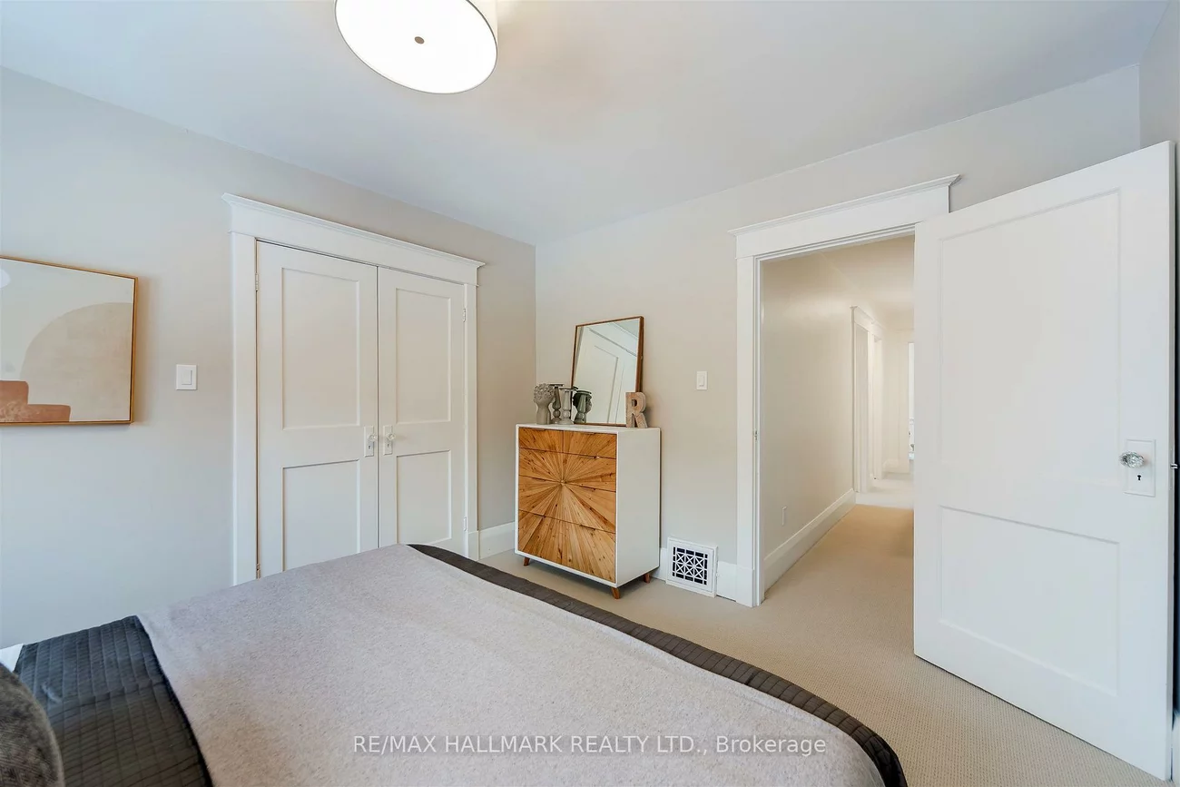 97, Queensdale, Danforth Village-East York, Toronto