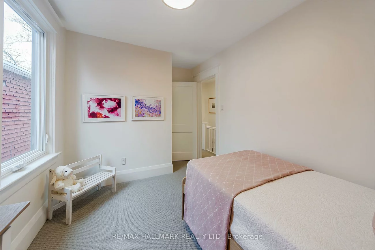 97, Queensdale, Danforth Village-East York, Toronto