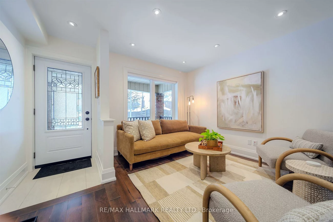 97, Queensdale, Danforth Village-East York, Toronto