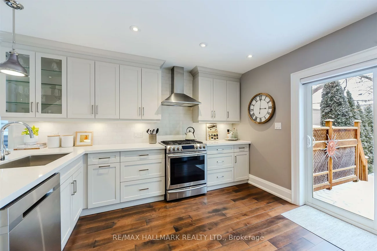 97, Queensdale, Danforth Village-East York, Toronto