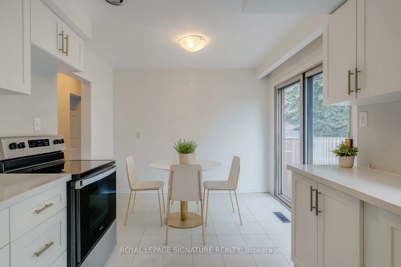 4, Stillbrook, West Hill, Toronto