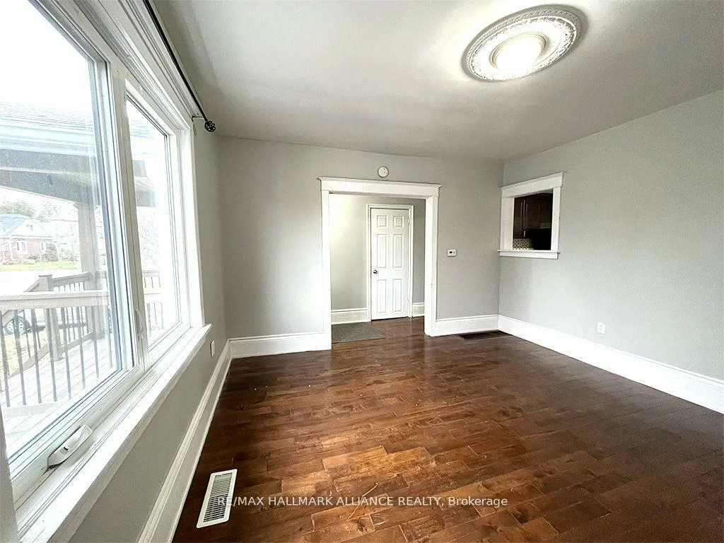 67, Claremore, Birchcliffe-Cliffside, Toronto