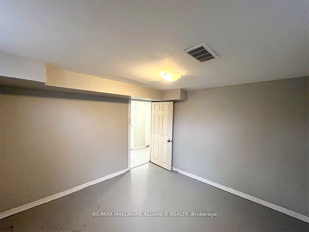 67, Claremore, Birchcliffe-Cliffside, Toronto