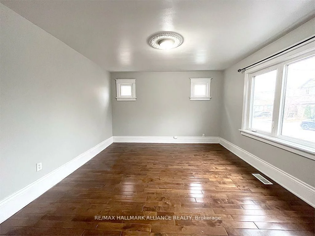 67, Claremore, Birchcliffe-Cliffside, Toronto