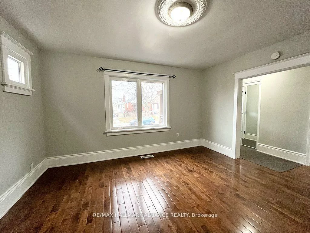 67, Claremore, Birchcliffe-Cliffside, Toronto