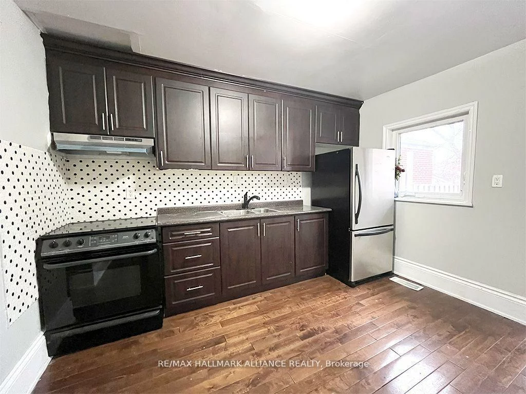 67, Claremore, Birchcliffe-Cliffside, Toronto