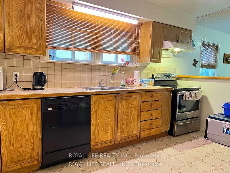 33, Agincourt, Agincourt South-Malvern West, Toronto