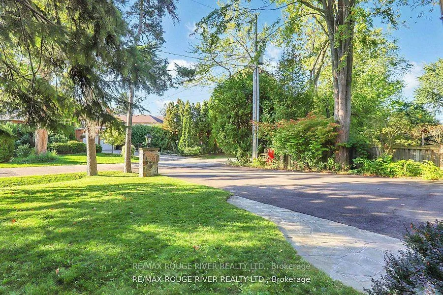 300, Taylor, Rouge E10, Toronto