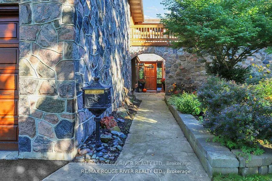 300, Taylor, Rouge E10, Toronto