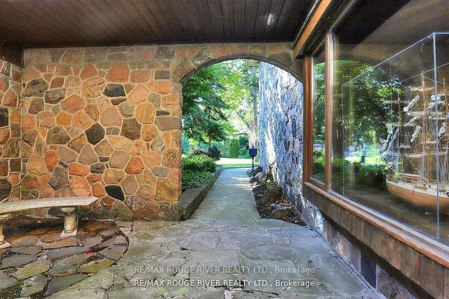 300, Taylor, Rouge E10, Toronto