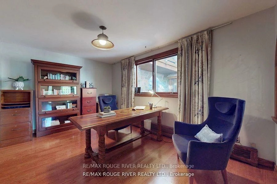 300, Taylor, Rouge E10, Toronto