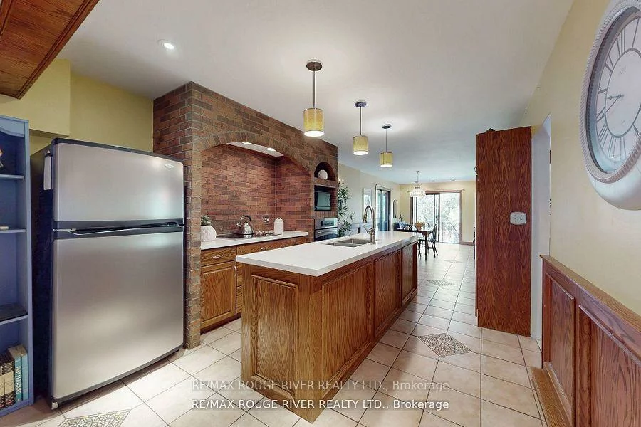 300, Taylor, Rouge E10, Toronto