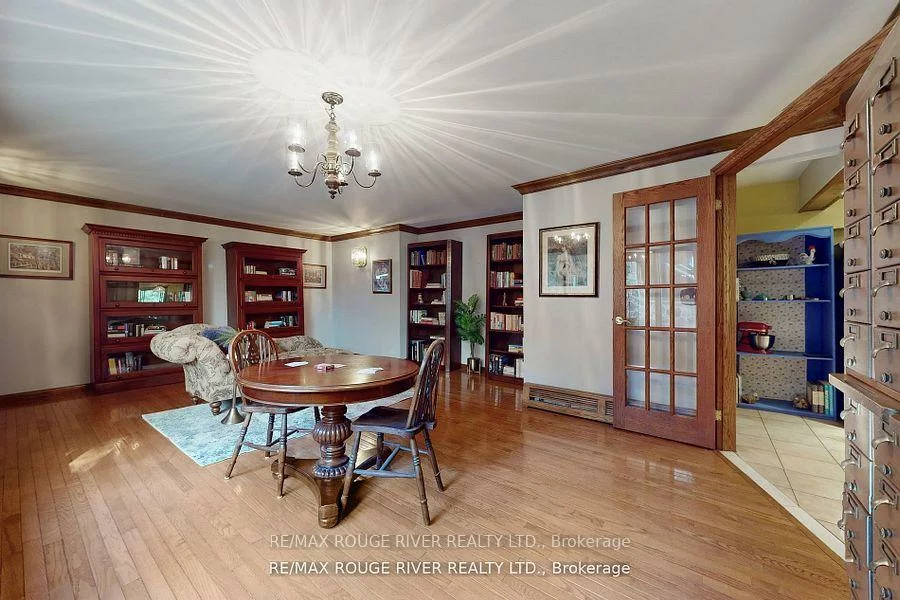 300, Taylor, Rouge E10, Toronto