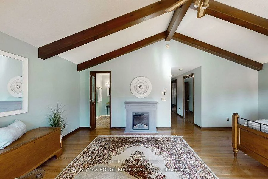 300, Taylor, Rouge E10, Toronto